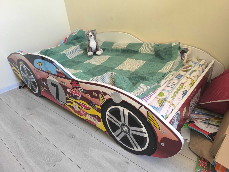 Okazja Łóżko dziecięce auto wyścigowe 160x80. Materac gratis.