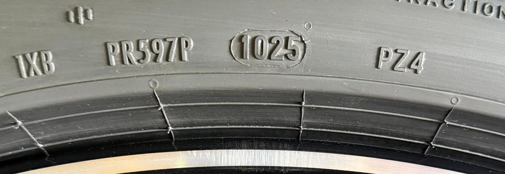 Volvo Xc90 koła Alu 275/35r22 Pirelli Nowe Lato Oryginał 2025 rok