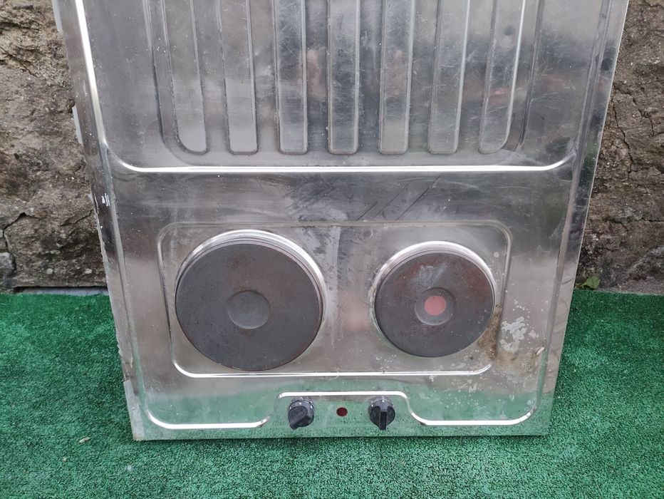 Banca cozinha com fogão elétrico