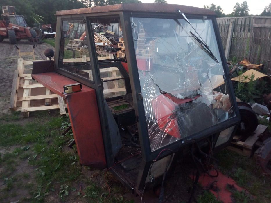 Zetor 8011 kabina zdrowa 8045 szyba klapa rama kabiny Lift Ursus 902