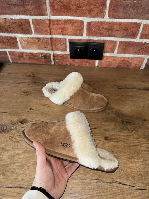 Klapki UGG Kapcie zamszowe Scuffette II