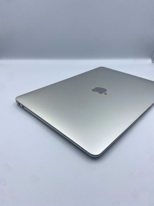 Ноутбук Apple MacBook Air 13" i5/8/256GB Silver (MVFL2) 2019