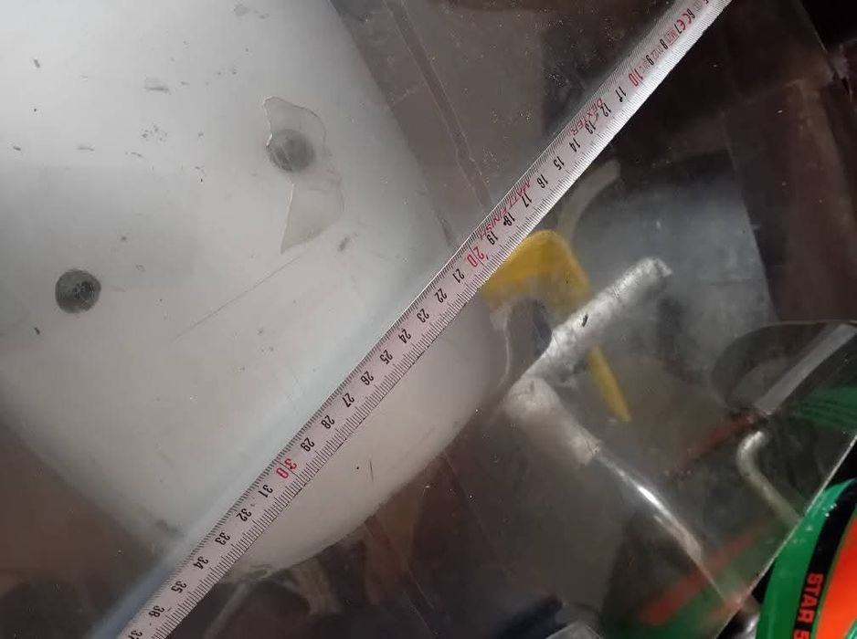 Parabrisas antigo de carro sem identificação de modelo