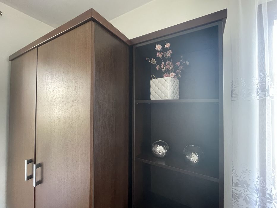 Zestaw mebli szafa komoda witrynka regał fornirowane orzech