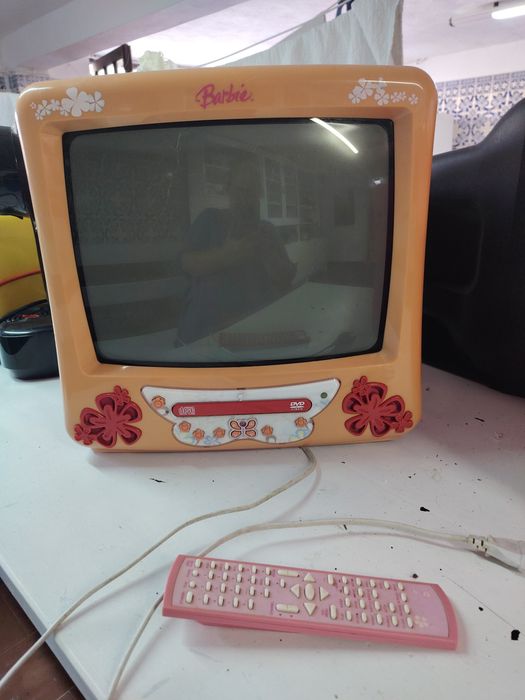 2 Televisões  Barbie e sony
