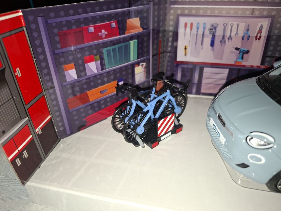 Bburago Fiat 500e (2023), seria Eurotrek, skala 1:24