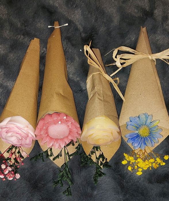Flores em cera artesanais