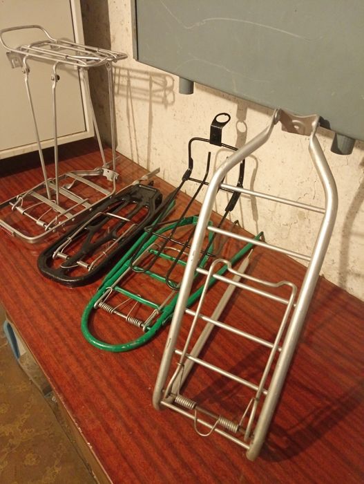 Велобагажники та інші запчастини.