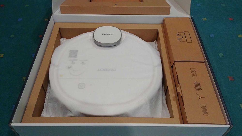 Робот-пылесос моющий Ecovacs DEEBOT OZMO 900