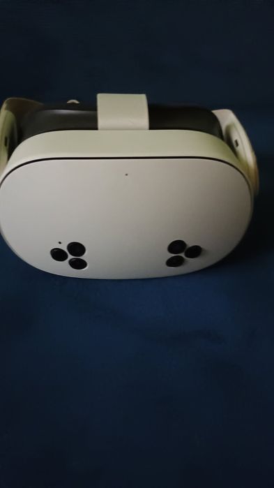 Sprzedam gogle vr meta  quest 3s jeszcze 1 rok gwarancji.