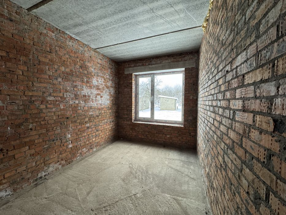 Продаж будинку Лезневе