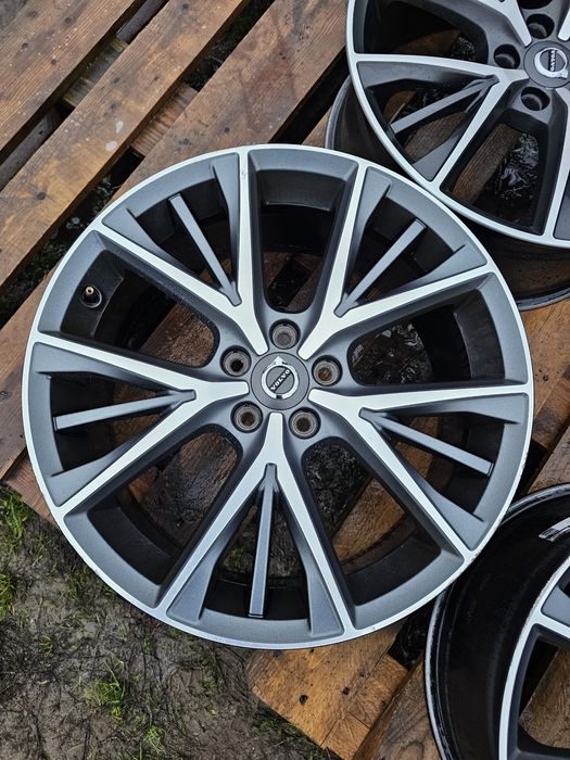 4x Felgi aluminiowe Volvo 5x108 19"