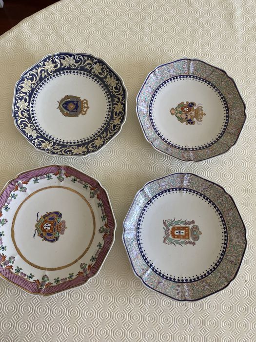 Colecção pratos de decoração442586662374615042