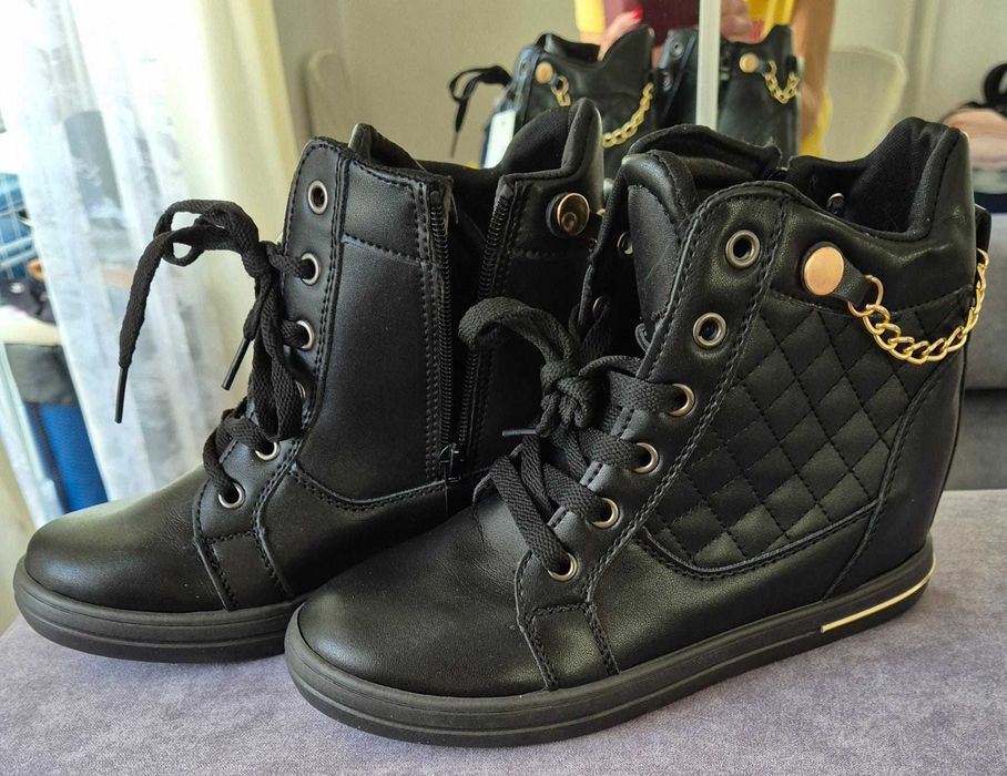OKAZJA Sneakersy na koturnie