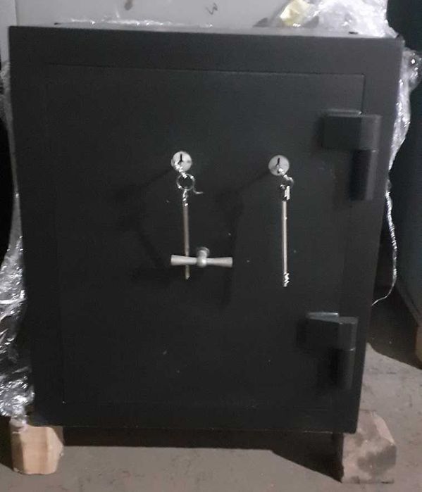 Сейф взломовогнетривкий Булат 5 клас опору новий