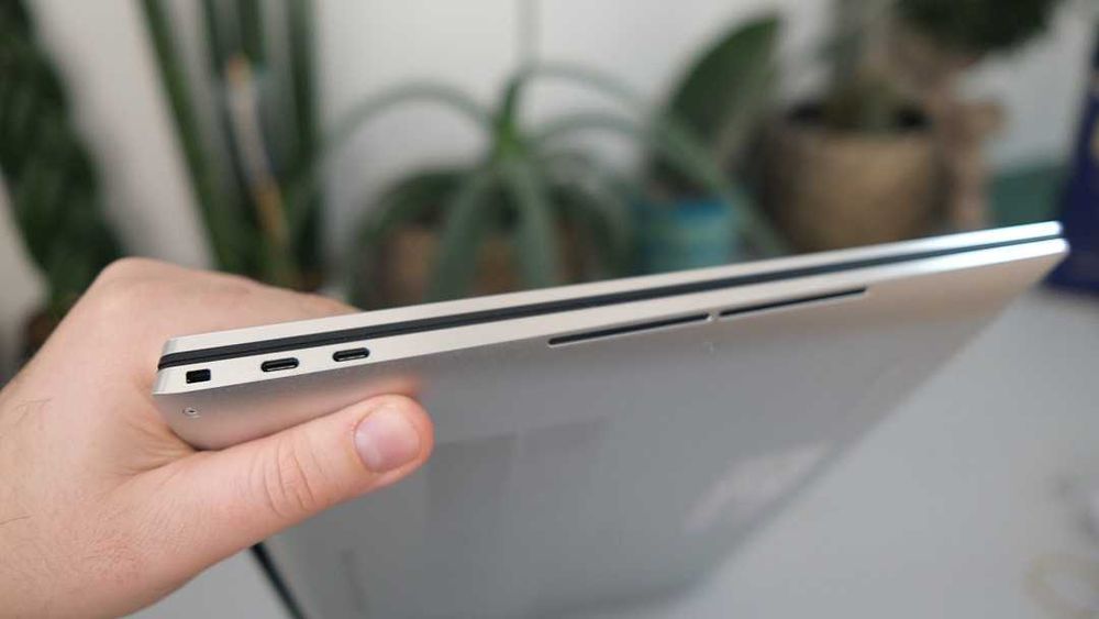 Xps 17 9700 i7 -10750 H 16  512 ssd GTX 1650 Ti + intel UHD 17 FHD