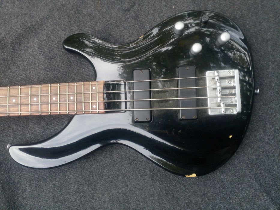 Gitara basowa Aria 4 struny