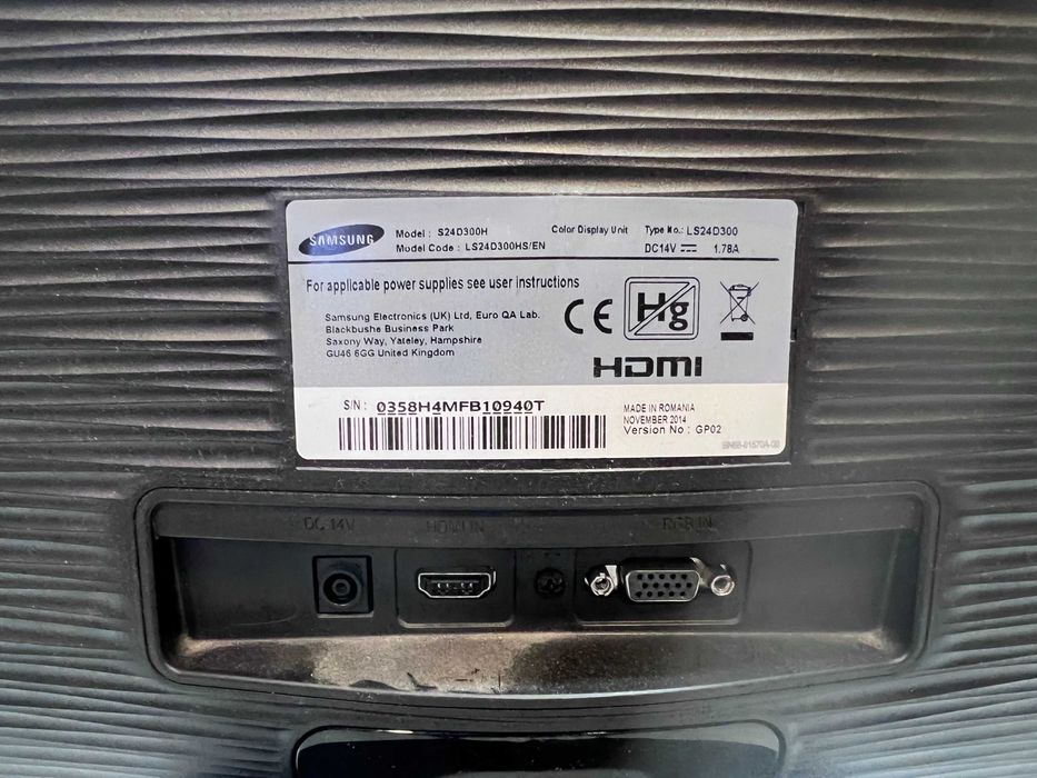 Monitor LED Samsung de 24' S24D300H Full HD