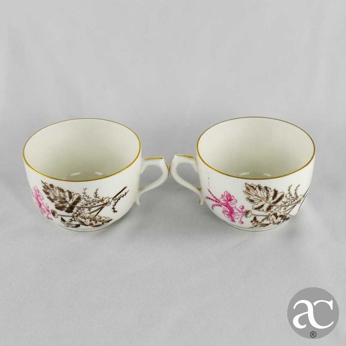 Par de chávenas de Chá porcelana Vista Alegre, início séc. XX
