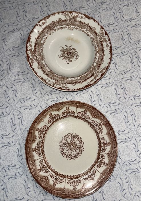 Pratos antigos Sacavém castanho vintage