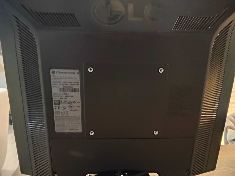 Monitor używany LG Flatron L1750SQ-SN