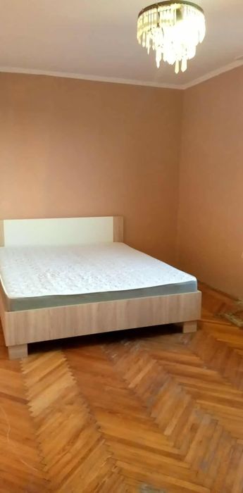 Здається 1- кімнатна квартира на Заньковецької