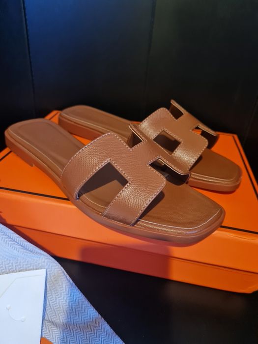 Damskie klapki Hermes rozmiar 38 brązowe wk. 24 cm Nowe