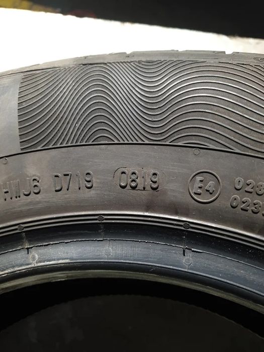 Pneus Continental Premium Contact 5 - 185/70 R14 H