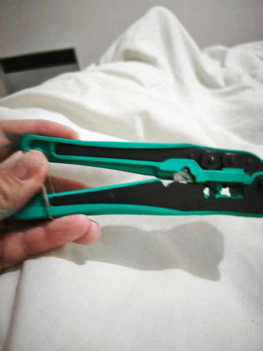 Alicate de cravar fichas modulares