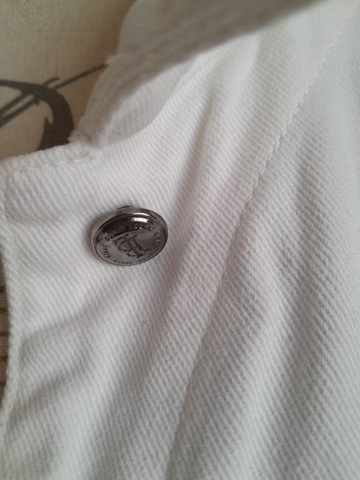 Elegancka bomberka zdobiona cyrkoniami