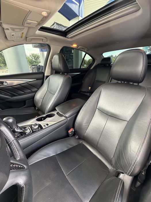Infiniti Q50 2015г 3.5 Hybrid 141т км.