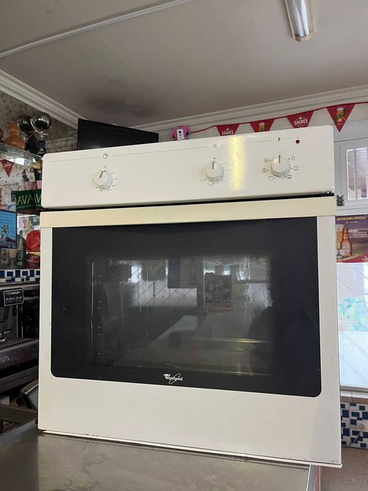 Forno Elétrico de Encastrar Semi Novo