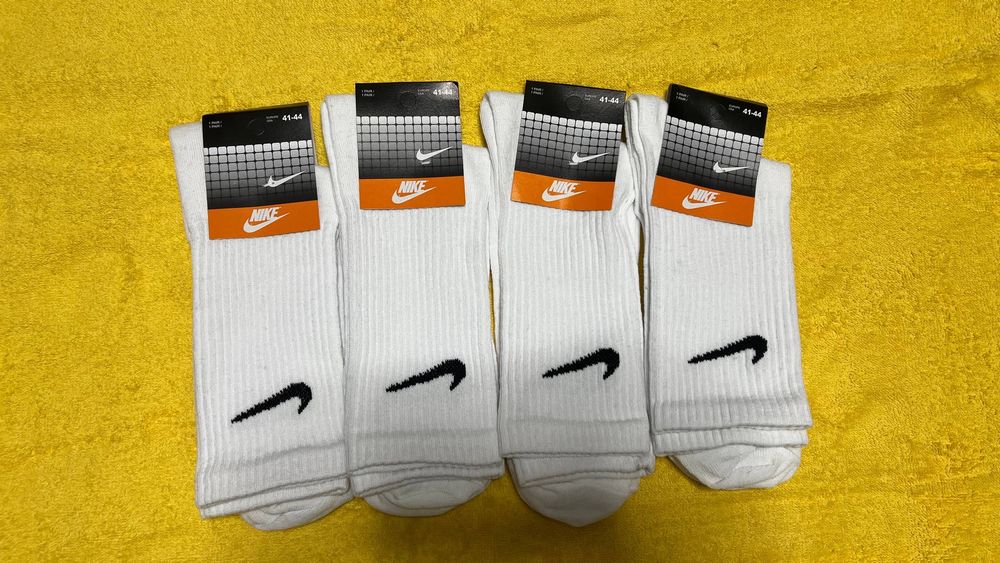 Skarpety Socks Nike ( 38-41/41-44) cena za 4 pare