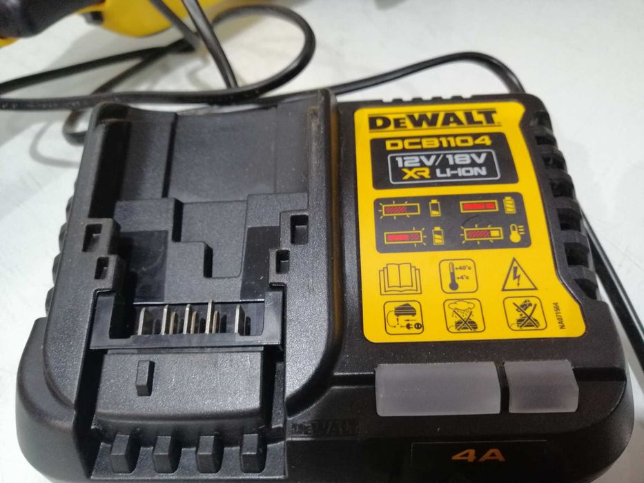 polerka mimośrodowa akumulatorowa DeWalt  DCM848