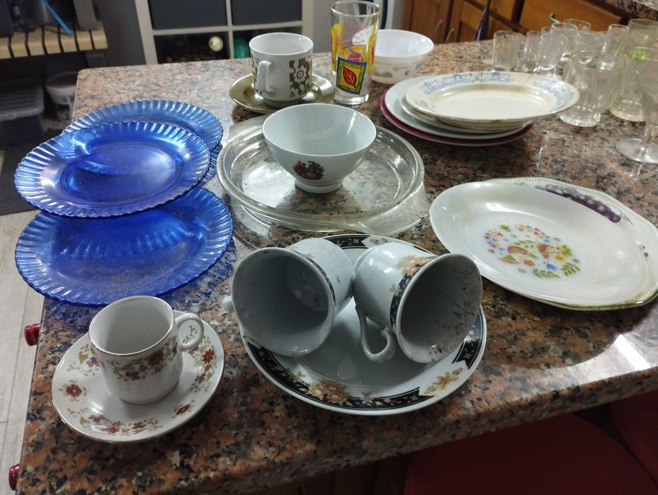 Assortment of antique tableware439379152298332162
