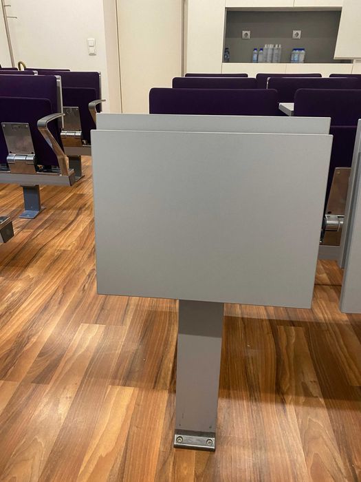 Conjunto 20 Cadeiras Formação com Mesa Rebatível + Tomadas | Haworth