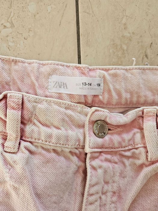 Jeansy zara z szeroką nogawką
