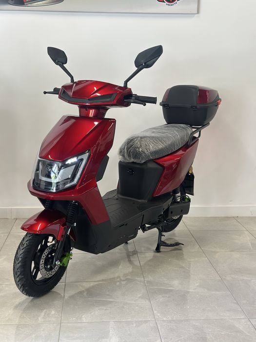 NICE SCOOTER, ALTA PERFOMANCE 100%elétrica e sem carta! Bateria de lítio 60volts removivel. Topo de gama!