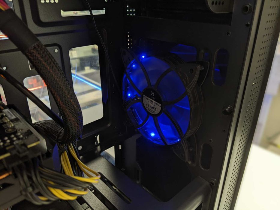 Ігровий ПК QUBE i5-8600k/RX 580 8GB/Intel Z370-P/16GB DDR4/NVME 512GB