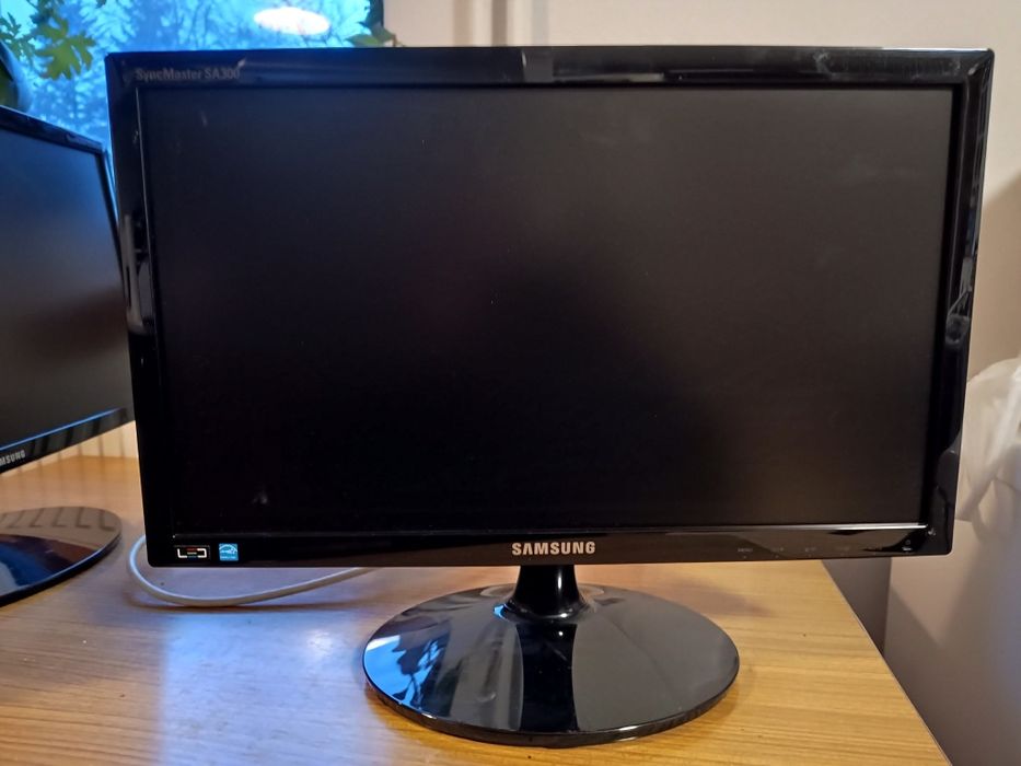 Monitor Samsung S19A300N