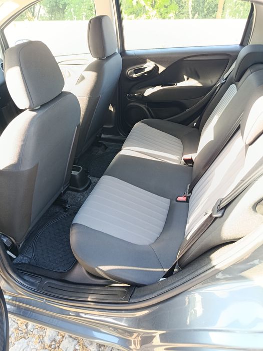 1.3 MultiJet 95cv 2017 Nacional • Económf
Fiat Punto 1.3 MultiJet 95cv 2017 Nacional • Ec