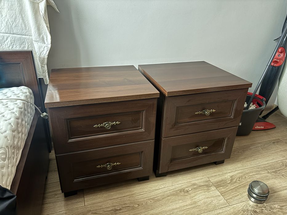 dwie szafki nocne