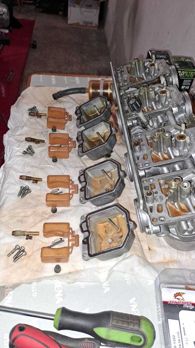 Naprawa gaźników , ustawienie , synchronizacja.