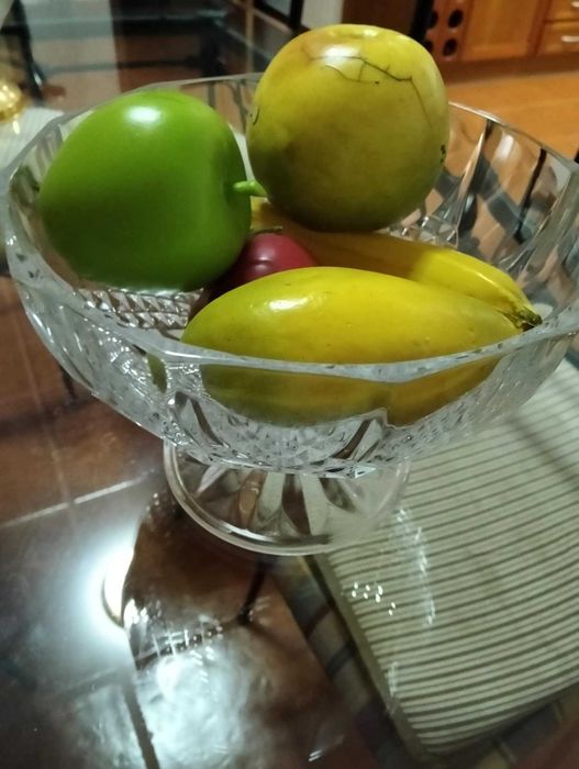 Vendo fruteira com fruta