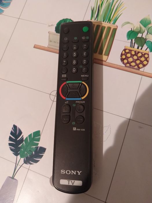Pilot tv Sony RM 836