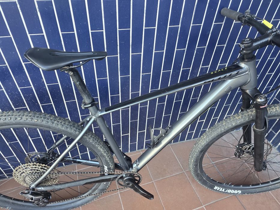 Scott scale 29 L bem equipada