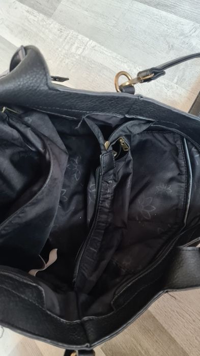 Czarna torebka na ramię