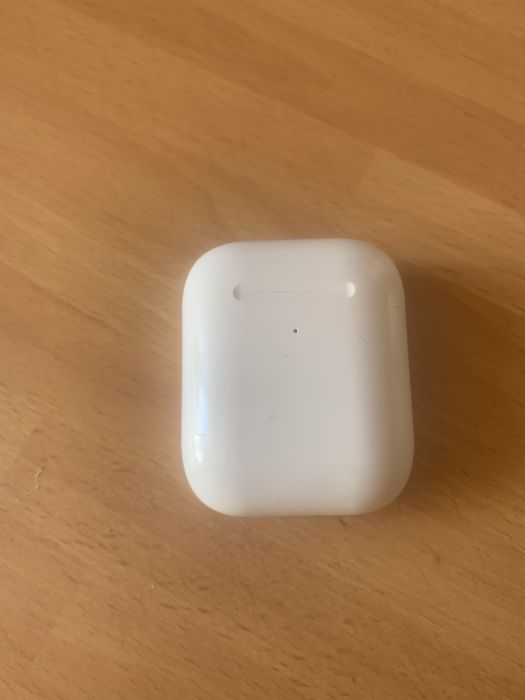 Airpods.       .