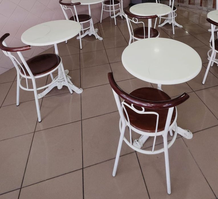 Mesas com cadeiras
