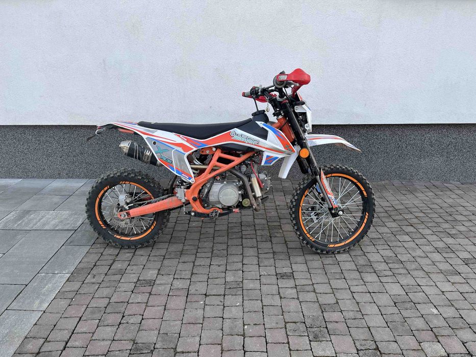 Мотоцикл GEON DAKAR GNS 125